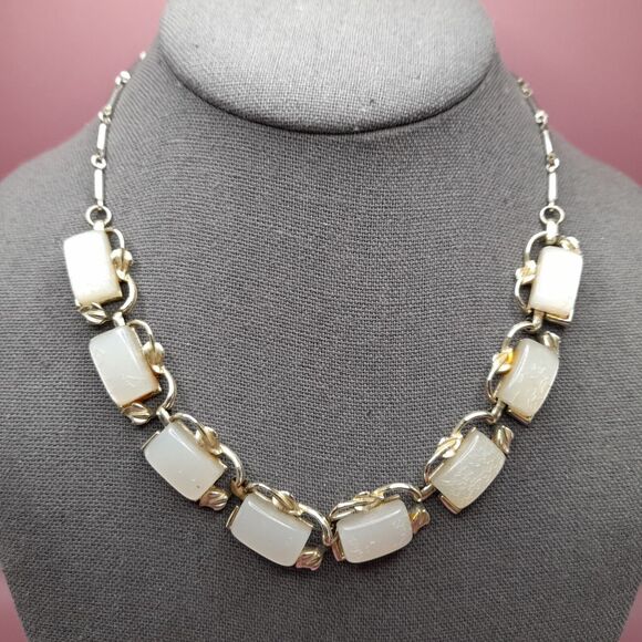 VTG Signed Coro White Moonglow Thermoset Lucite Choker Necklace 1950s 17 Inch - Picture 3 of 11